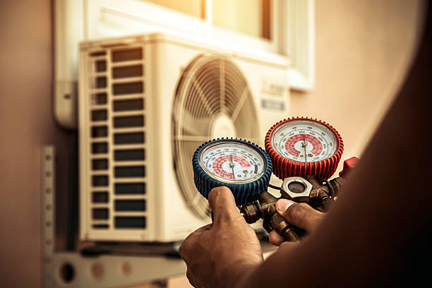 Professional Hvac technician working in Little Elm, TX